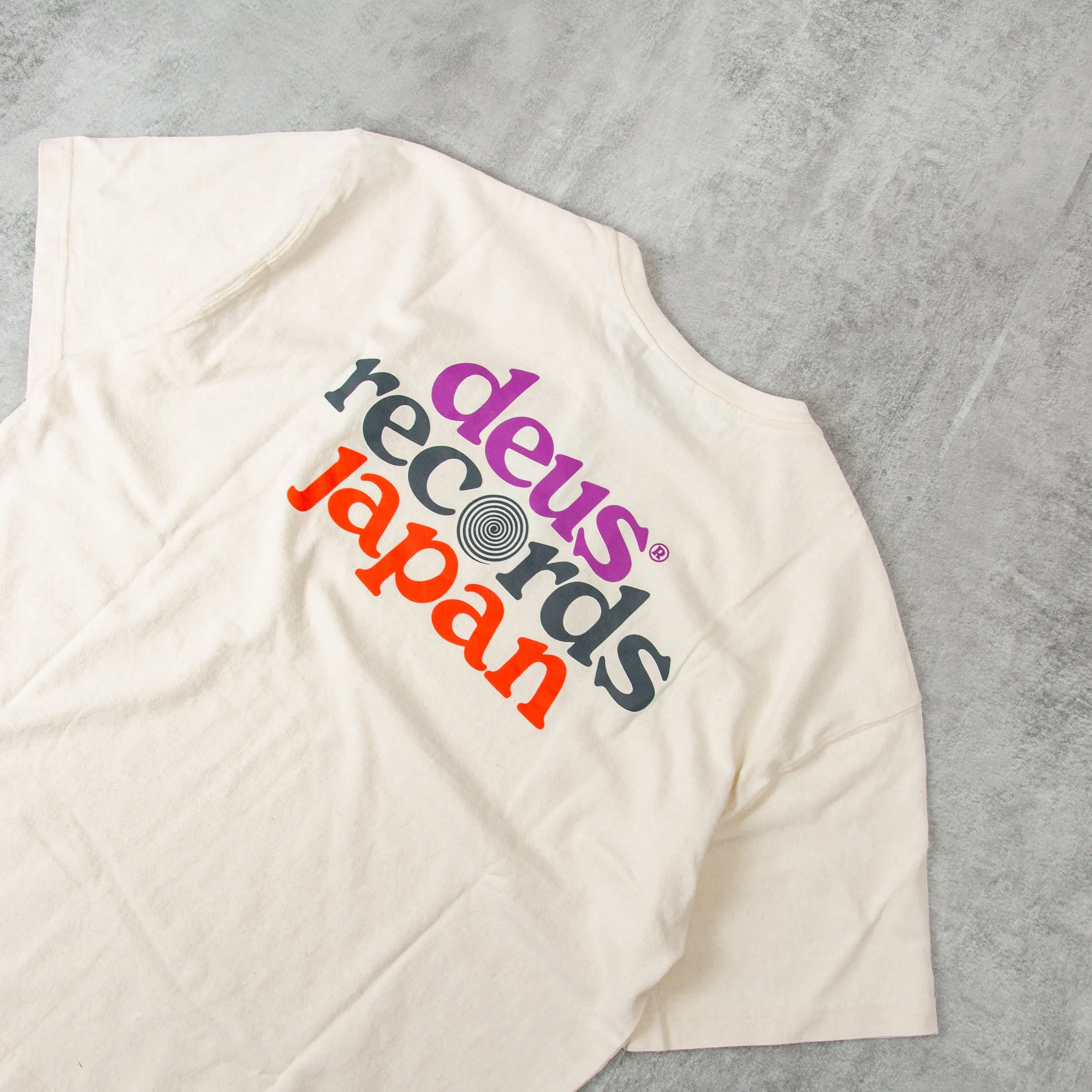 Deus ex Machina Strata Tee - Vintage White
