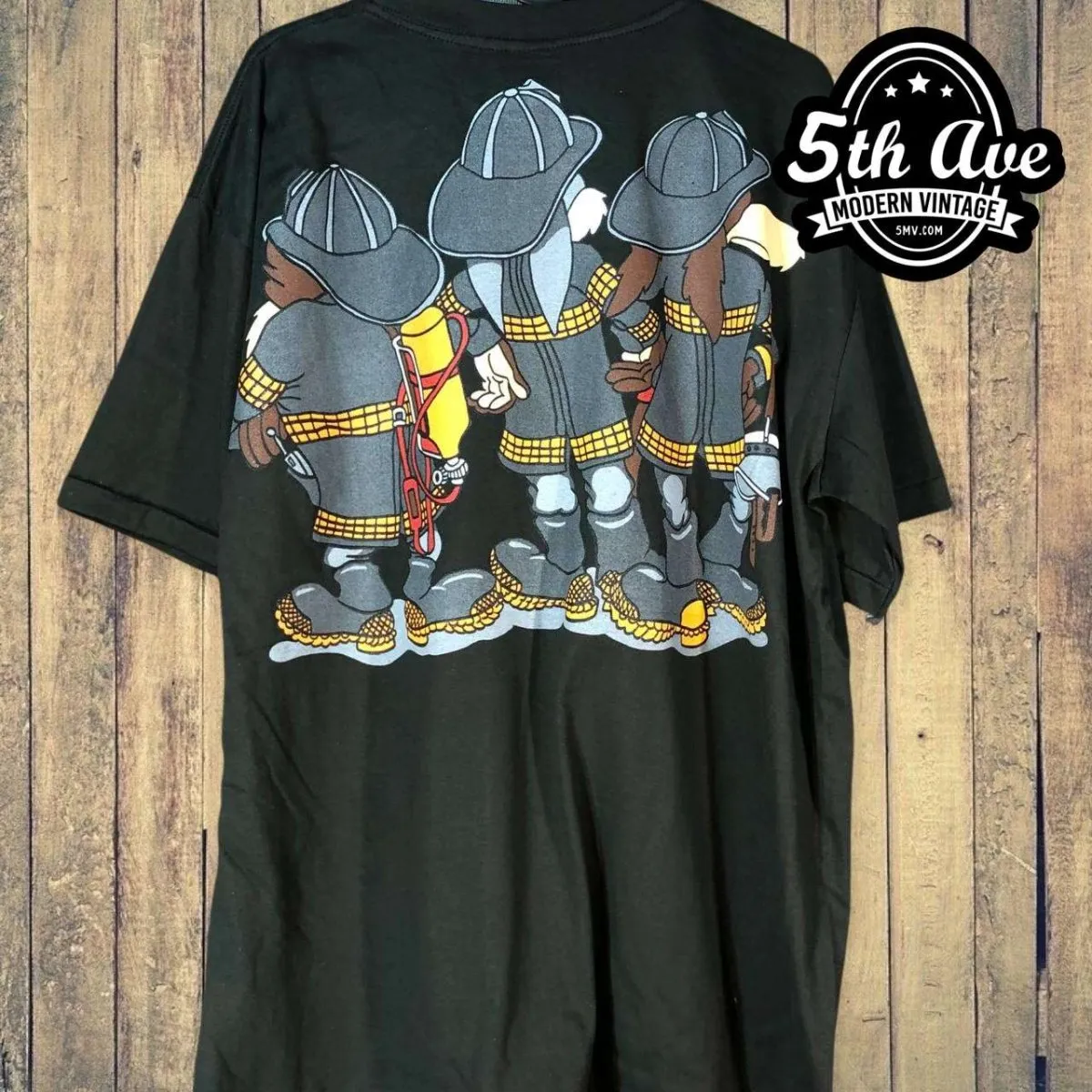 Looney Tunes Bugs Bunny Taz-Mania and Ralph Wolf - New Vintage Animation T shirt